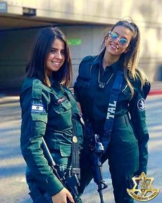 Women Soldiers, Idf Women, Hunting Women, Brave Women, Service Women, Female Soldier, Girls Rules, Girls Uniforms