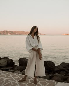 ♡ pinterest : drnlnv ♡ Linen Loungewear, Hip Hop Outfits, Looks Street Style, French Linen, European Summer, Mode Inspiration, Girls Fashion, Street Styles, European Fashion