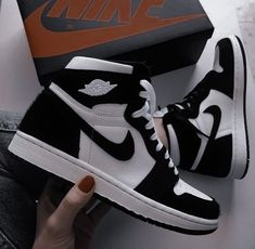 Sepatu Air Jordan, Sneaker Nike, Nike Shoes Girls, Nike Fashion Shoes