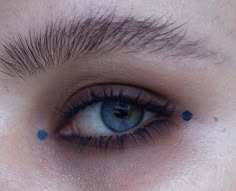 Revolution Eyeshadow, Eyeshadow For Brown Eyes, Blue Eyeliner, Makeup Tutorial Eyeshadow, Essence Cosmetics, Lip Paint, Blue Makeup, Blue Eye Makeup