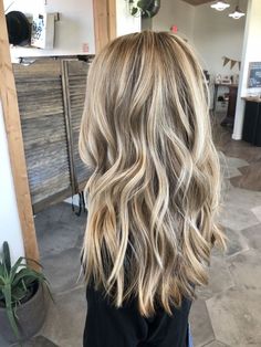 Subtle Low Lights For Blonde Hair, Hair Inspo Color Blonde Brown, Blond Highlights Balayage, Hair Blonde Highlights On Brown Hair, Demisonal Blonde, Long Blonde With Lowlights, Pretty Blonde Hair Highlights, Blonde Highlight Hair Ideas, Brown Low Lights For Blonde Hair Fall