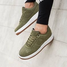 ↠𝐩𝐢𝐧𝐭𝐞𝐫𝐞𝐬𝐭 : 𝐩𝐚𝐢𝐠𝐞𝐡𝟐𝐨𝐬↞ Most Popular Shoes, Air Force Shoes, New Nike Air Force, Green Sneakers, Popular Shoes, Popular Sports, Sperry Sneaker