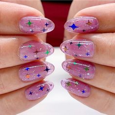 Use these beautiful holographic and iridescent star sparkle glitters to bedazzle your nail art! Each set comes with 12 different colors and are contained in 3-gram jars. They can be embedded into acrylic / gel, or simply placed on top of slightly tacky nail polish or gel and sealed off with a top coat. Please note that due to difference in monitors/displays, actual product may be slightly different in color. *Does not include plastic container box. Cute Jelly Nails, Nail Ideas For Short Nails, College Nails, Cute Simple Nails, Really Cute Nails, Jelly Nails, Hand Model, Dream Nails, Funky Nails