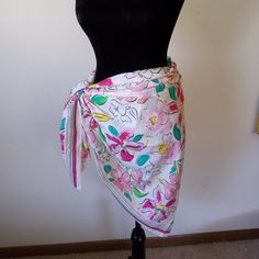 From Iconic Fashion Designer And Credited With Being The Inventor Of The Mini Skirt In The '60s, Mary Quant Has An Influence That Is Broad And Deep. This Cotton (35%) And Polyester (65%) Blend Floral Print Sarong Is In Characteristic Colors Of The Late 1970s/Early 1980s. Estate Item That Was Found With Table Linens, And Can Be Used As Such, Or As A Scarf, Or However You Want To Use This Gorgeous Vintage Fabric. Measures 51" By 61" And Appears Unused. No Stains, Rips/Tears/Holes, Clean Without Od Mary Quant, Iconic Fashion, Sarong, Vintage Fabric, Vintage Accessories, Fashion Designer, Table Linens, Scarf Wrap, Scarf Accessory