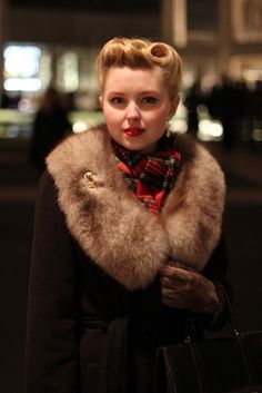 Johanna Ost, Victory Roll, Fashion 1940s Style, 50s Hairstyles, Faux Fur Collar Coat, Victory Rolls, Ladylike Style, Ginger Rogers, Big Curls