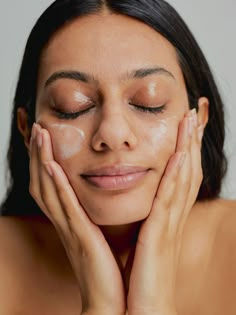 model hand squeezing out a bottle of oil to milk cleanser Skincare Product Shots, Skincare Images, Oil To Milk Cleanser, Hydration Skincare, Balm Cleanser, Hydrating Face Wash, Milk Cleanser, Moisturizing Face, Skin Ingredients