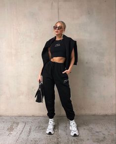 The Essentials Club, Fitness Photos, Mode Inspo, Sporty Outfits, White Fox, Outfits Casuales, Comfy Outfits