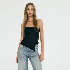 Strapless Top With Straight Neckline. Strap Detail With Metal Buckles. Asymmetric Hem. Side Hidden In-Seam Zip Closure. Black Strapless Tank Top For Summer, Metallic Crop Top, Ruffled Crop Top, Round Neck Crop Top, Zara Bodysuit, Cutout Sweater, Paisley Fashion, Buckle Top, Twist Front Top