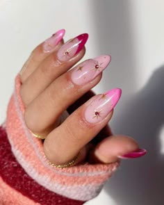 Los 55 diseños de uñas 2024 más bonitos de Instagram Star Nail Designs, French Tip Nail Designs, Hot Pink Nails, Her Nails, Y2k Nails, Pink Nail Designs, Star Nails, Nail Arts, French Tip Nails