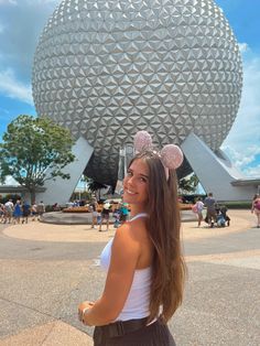 epcot
disney
disney picture idea 
epcot picture idea
disney world 
mickey ears 
epcot inspo Florida Photos, Disney 2023, Birthday Pic, Disney College, Disney College Program, Disney 2024