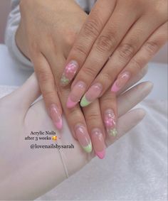 March Nails Aesthetic, Pink Green French Tip Nails, Nail Ideas Pink And Green, Almond Nails Pink And Green, Light Pink And Light Green Nails, Spring Nails Pink And Green, Nail Art Pink And Green, Pale Pink And Green Nails, Cute Pink And Green Nails