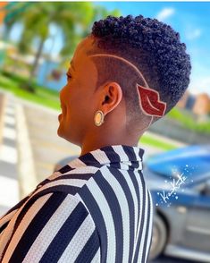 Undercut Fade, Shaved Hair Designs, Shaved Side Hairstyles, Tapered Natural Hair, Natural Hair Short, Hair Short Cuts, Natural Hair Cuts