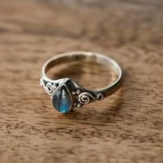 Turquoise Stone Jewelry, Metal Jewelry Making, Cool Piercings, Ruby Rings, Future Engagement Rings, Fancy Rings, Earring Ring, Dope Jewelry, Silver Jewelry Fashion