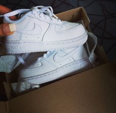 Baby Boy Clothes Nike, Trendy Baby Shoes, Best Baby Shoes, Trendy Baby Boy Clothes, Nike Air Force One, Baby Boy Pictures, Nike Shoes Girls, Baby Nike