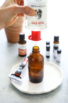 Homemade Aftershave, Homemade Spa, Vetiver Essential Oil, Mountain Rose Herbs, Herbal Recipes, Plant Therapy, Natural Body Care, Glass Spray Bottle, Alcohol Drink Recipes