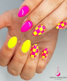 Pink and yellow checker neon nails. Neon And Checkered Nails, Pink Yellow Nail Designs, Bright Nail Inspiration, Neon Checkered Nails, Summer Checkered Nails, Yellow Checkered Nails, Fun Gel Nails For Summer, Hot Pink And Yellow Nails, Acrylic Neon Nails