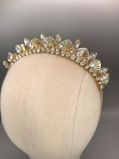 Art deco tiara, vintage style headpiece , wedding crown tiara. A bygone era styled Bridal Tiara , wedding headpiece perfect accessory to compliment that 1920s dress. Made in a gold crystal tone, can also be made in silver please enquire. A striking rhinestone Art Deco style headband. Sits as a full headband and would look elegant with or without a veil. Gold ribbon wrapped headband ( headdress can be customised to suit hair colours) Very on trend with the 1920s 30s Great Gatsby style. This will Gold Bridal Tiara, Art Deco Accessories, Ethereal Jewelry, Designer Hair Accessories, Tiara Wedding, 1920s Style