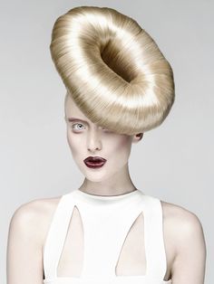 by Enisey Abramov Futuristic Hairstyles, Catwalk Hair, Long Hair Designs, High Fashion Hair, Avant Garde Hair, Editorial Hair, Super Hair, Fantasy Hair, Hair Shows