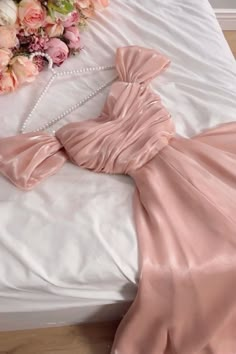 evangeline fox aesthetic, ouabh by stephanie garber Hot Prom Dress, Prom Dresses Long Pink, Prom Dress Evening, Fancy Dresses Long, Pink Prom Dress, Pink Prom, Prom Dress Inspiration, Quick Outfits, Pretty Prom Dresses