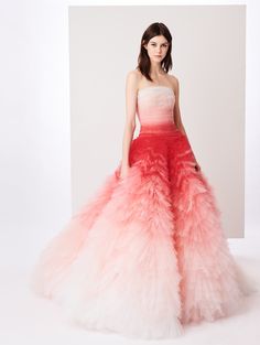 Oscar de la Renta - This exquisite ombré gown stole the show on our Spring ’18 runway. The voluminous skirt is embroidered with short tiers of tulle that are an intense carmine shade at the nipped-in waist and fade to white at the floor-grazing hem. Red Corset Dress, Pink Evening Gowns, Red Evening Gowns, Pink Evening Dress, Ombre Dress, Red Evening Dress, Evening Dresses Short, Pink Gowns, Formal Dresses Short