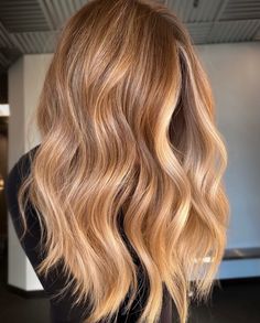 Copper Blonde Hair, Red Blonde Hair, Strawberry Blonde Hair Color, Honey Blonde Hair, Strawberry Blonde Hair, Blonde Hair Inspiration, Salon Ideas, Hair Inspiration Color