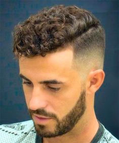 Top Haircuts For Men, Mens Hairstyles Curly, Men's Curly Hairstyles, Male Haircuts Curly, Curly Hair Fade, Textured Haircut, High Fade, Haircuts For Curly Hair, Stylish Haircuts