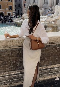 Aesthetic Lawyer, Rok Outfit, Classy Business Outfits, Lawyer Fashion, Mode Zara, Europe Outfits, Italy Outfits, Chic Aesthetic, Event Outfit