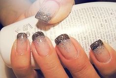 Really cute sparkly nails... French Manicure Designs, Manicures Designs, New Year's Nails, Manicure Y Pedicure, Fancy Nails, Gel Manicure, French Manicure