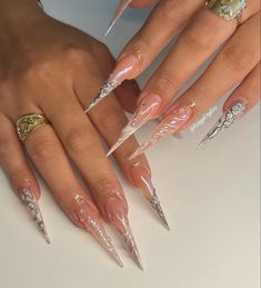 Rhinestones Nails, Acrylic Nails Stiletto, Stilleto Nails Designs, Nail Academy, Long Stiletto Nails, Drip Nails, Christmas 3d, Nails Design With Rhinestones, Stiletto Nails Designs