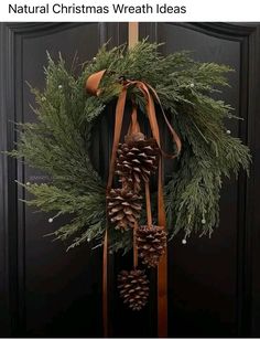 Julkransar Diy, Natural Christmas Wreaths, Dekoratívne Vence, Christmas Decor Inspiration, Front Porch Christmas, Natural Christmas, Christmas Inspo, Christmas Porch, Noel Christmas