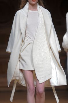 Christian Wijnants Fall 2013 - Details Dramatic Fashion, Half Cardigan, Act Like A Lady, White Outfits, Autumn Fall, Autumn Winter Fashion