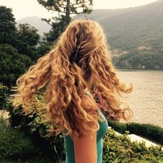 Second Day Curls, Vacation Hairstyles, Blonde Curly Hair, Hippie Hair, Second Day, Hair Envy, Lake Como, Curled Hairstyles