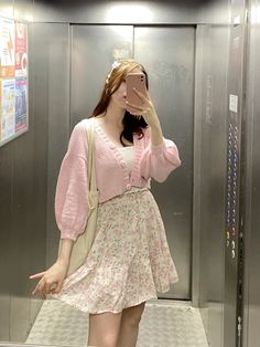 Feminine Girl Outfits, Princess Core Casual Outfits, Cute Core Outfit Ideas, Soft Japanese Aesthetic Outfits, Crocette Aesthetic Outfits, Summer Soft Girl Outfits, Spring Fairycore Outfits, Fairycore Outfit Pink, Soft Spring Aesthetic Outfits