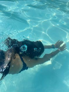 Swimming Aesthetic Pictures, Cool Pool Pictures, Swimming Vision Board Aesthetic, Summer Poses Photo Ideas Pool, Aesthetic Swimming Pool Pictures, Swimming Pool Summer Aesthetic, Swimming At Beach Aesthetic, Summer Aesthetic Swimming, Vision Board Ideas Swimming