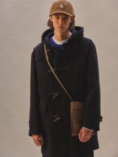 Editor's NotesEDWARDMAX's duffle coat keeps the details of the original duffle coat and goes well with casual and formal clothes.- Standard fit- 100% real leather toggle- Horn toggle button- Duffle coatMeasurements(in.)- Size: S/M/L/XL- Shoulder: 22 / 22.8 / 23.6 / 24.8 in.- Chest : 20.5 / 21.7 / 22.4 / 23.6 in.- Hem: 24.4 / 24.8 / 25.2 / 25.6 in.- Length (front) : 18.3 / 18.7 / 19.3 / 19.7 in.- Length (back): 33.1 / 33.9 / 34.6 / 35 in.Composition & Care- Lining: 100% Viscose-Rayon- Outshel Classic Fall Outerwear With Toggle Closure, Navy Outerwear For Fall Travel, Casual Fall Outerwear For Everyday, Classic Winter Outerwear With Toggle Closure, Casual Outerwear With Toggle Closure For Work, Long Sleeve Outerwear For Everyday Use In Fall, Duffel Coat, Toggle Coat, Formal Clothes