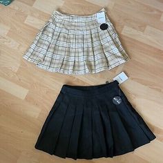 Forever 21 - NWT Bundle Black & Plaid Pleated School Girl Skirts Sz M (0081) | eBay White Tweed Skirt, Girl Skirts, Flared Skater Skirt, Black And White Tweed, Micro Mini Skirt, Purple Skirt, Sequin Mini Skirts, Womens Pencil Skirts, Short Shorts