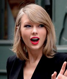 Taylor Swift Short Hair, Taylor Swift Hair Color, Taylor Swift Haircut, Taylor Swift Bob, Taylor Swift Bangs, Haircut Bob, Short Hair Images