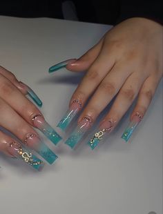 Blue Pisces Nails, Aqua And Gold Nails, Water Sign Nails, Long Glam Nails, Aquamarine Acrylic Nails, Glam Birthday Nails Blue, Water Nails Acrylic, Nail Designs Aqua, Water Acrylic Nails