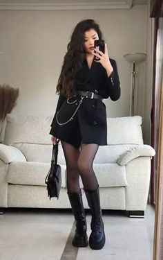 Caroline Hu Aesthetic, Korean Party Outfit, Caroline Hu, Edgy Chic, New Rock, All Black Outfit, Gothic Outfits