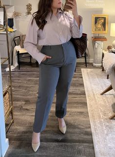 Trousers Women Outfit, Casual Office Attire, Casual Work Outfits Women, Fashionable Work Outfit, Midsize Fashion, Stunning Outfits, Stylish Work Outfits, Casual Work Outfits, Work Outfits Women