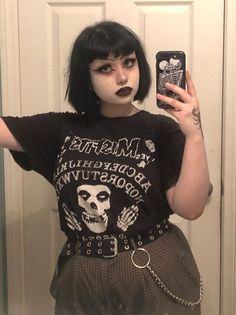 Chubby Goth Girl, Goth Outfits Plus Size, Alternative Outfits Plus Size, Chubby Goth, Plus Size Alt, Plus Size Grunge, Goth Outfit Inspo, Plus Size Goth, Goth Outfit Ideas