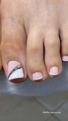 AMAZING PEDICURE TRANSFORMATION en 2022 | Uñas de gel para pies, Manicura de uñas, Diseños de uñas pies #TongueAndHealthDiagnosis Ideas De Pedicure, Pedicure Gel, Classy Nail Art Ideas, Nails Art Designs