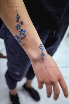 Forget-me-not flowers tattoo bracelet on the wrist / незабудки тату браслет на запястье Blue Flower Tattoos, Forget Me Not Tattoo, Wrist Tattoos For Women, Flowers Tattoo, Tattoo Bracelet, Elegant Tattoos, Mom Tattoos, Little Tattoos