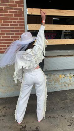 Bridal Party Airport Outfit, Neutral Cowgirl Bachelorette Outfit, Classy Country Bachelorette, Nashville Themed Bachelorette Party Outfits, Bachelorette Outfits Group Nashville, Western Bachelorette Outfit Bride, White Outfits Bachelorette Party, Cowgirl Reception Outfit, Western Theme Bachelorette Party Outfits