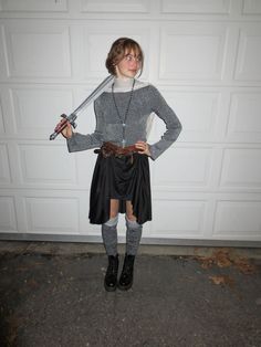 Joan Of Arc Halloween Costume Diy, Joan Of Arch Halloween Costume, Fiona Apple Halloween Costume, Diy Joan Of Arc Costume, Chloe Sevigny Joan Of Arc, Mundane Halloween Costumes, Knight Costume Halloween, Joan Of Arc Costume Aesthetic, Ethel Cain Halloween Costume