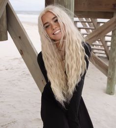 Targaryen Blonde, Hair Color Caramel, Champagne Blonde, Ball Hairstyles, Dyed Hair Inspiration, Hair Dye Colors, Crown Hairstyles