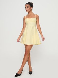 Xantha Mini Dress Yellow Home Coming Dresses, Yellow Hoco Dress, School Dance Dresses, Pink Formal Dresses, Fleece Dress, Outerwear Outfit, Dress Yellow, Dresses 2024, Strapless Tops