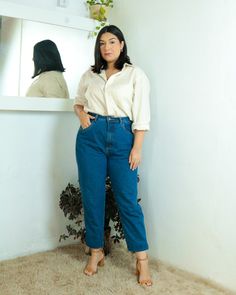 Jeans Midsize Outfit, Office Looks Plus Size, Outfit Ideas For Fat Women, Classic Outfits Plus Size, Straight Jeans Outfit Midsize, Classic Style Plus Size, Classic Plus Size Outfits, Trendy Plus Size Outfits Casual, Work Outfits Curvy Women