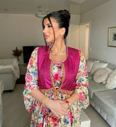 Jle Kurde, Kurdish Girl, Formal Clothes, Traditional Clothes, Traditional Outfits, Girl Outfits