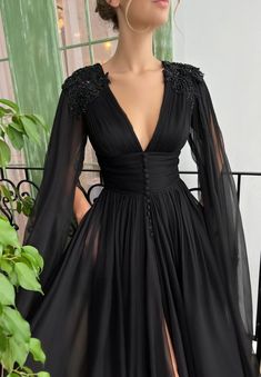 Black Tulle Prom Dress, Prom Gown Elegant, Mom Prom, Evermore Fashion, Matric Farewell, Flower Gown, Princess Hours, Black Chiffon Dress, Evening Gowns With Sleeves